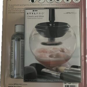 Make up brush cleaner